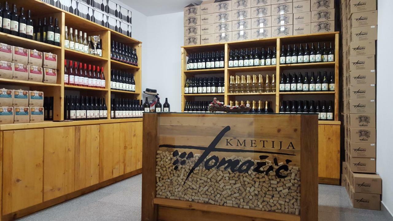 ヴィパーヴァKmetija Tomazic Vinska Klet - Wineryアパートメント エクステリア 写真